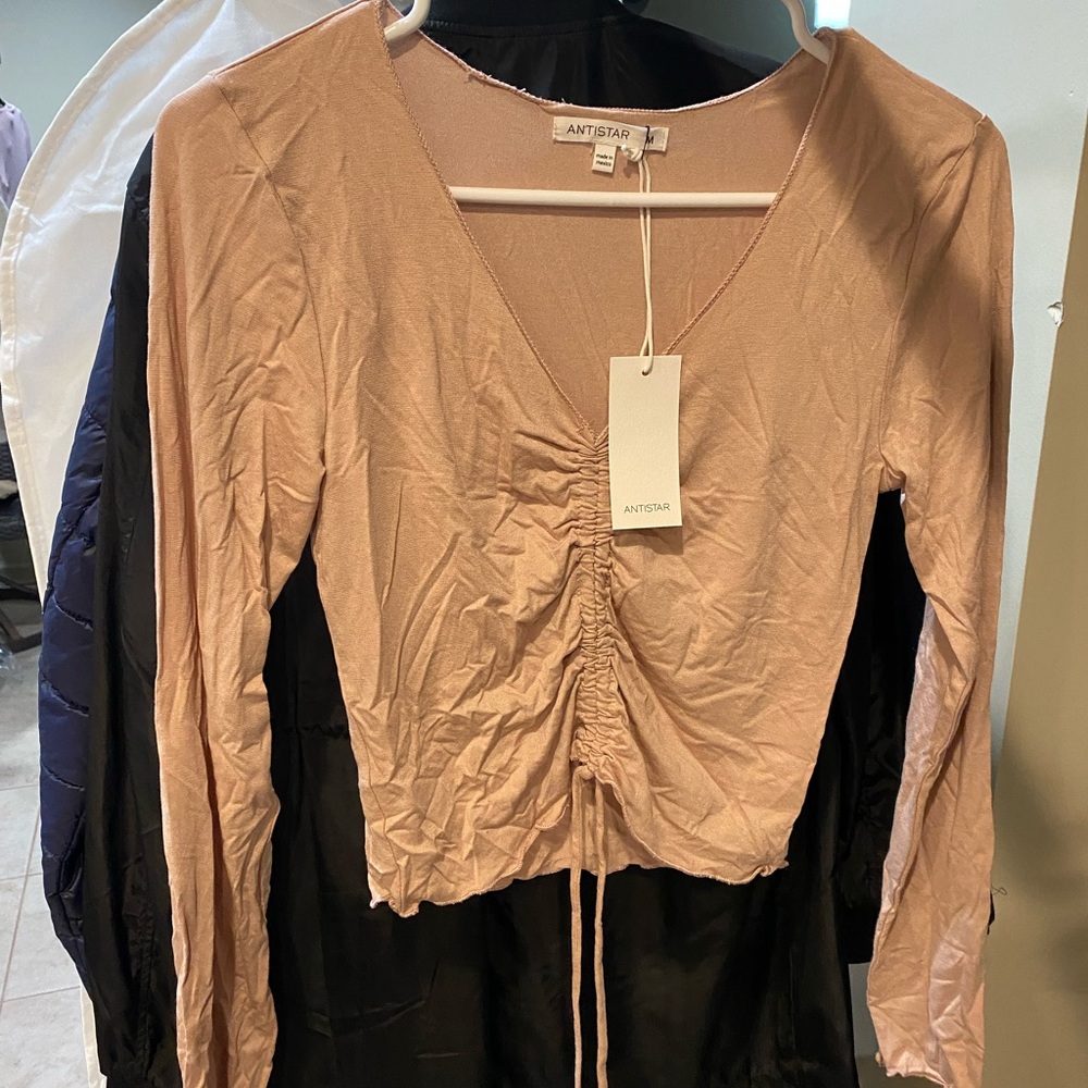 Women's Long Sleeve Ruched V-Neck Top in Dusty Rose
